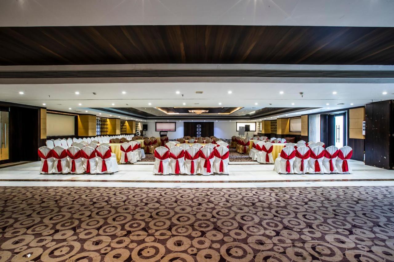 Regenta Central Harimangala Bharuch Экстерьер фото