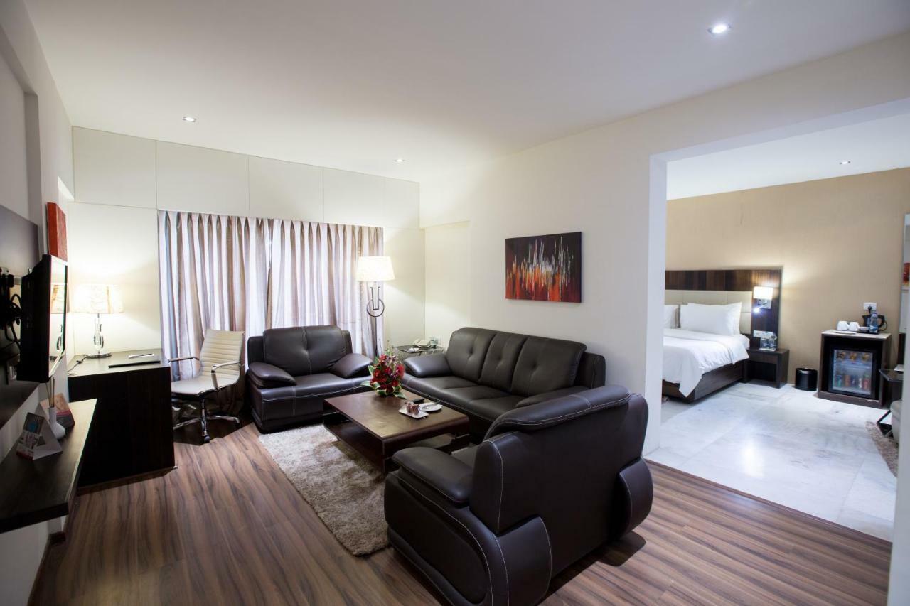 Regenta Central Harimangala Bharuch Экстерьер фото